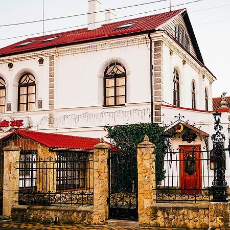 Antique House Hotel Dubno Bagian luar foto