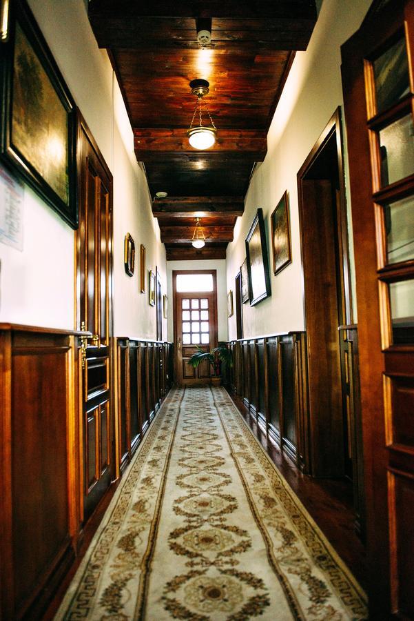 Antique House Hotel Dubno Bagian luar foto