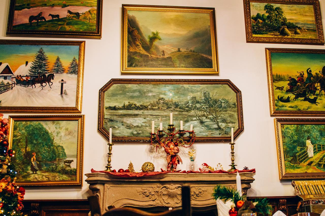 Antique House Hotel Dubno Bagian luar foto